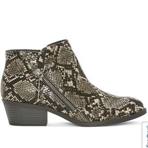 Arizona Womens Heel Booties size 5.5